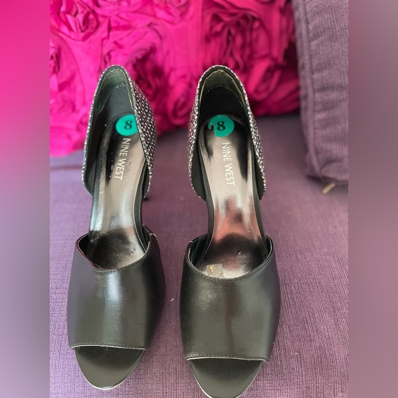 Nine West 4” black open toe pump with two tone print heal size 8 - Picture 6 of 10